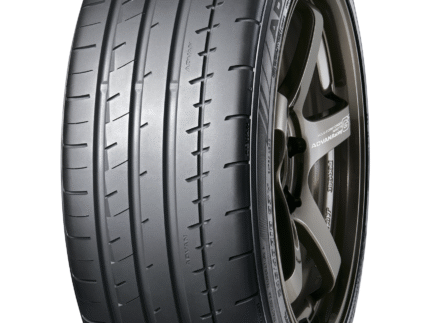 Yokohama ADVAN Apex V601 245/35R19 93 Y